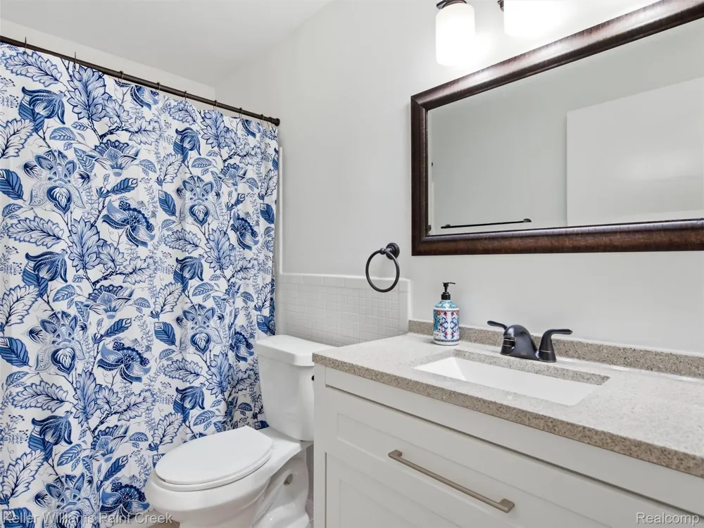 408 Fox Hills Drive S #2 Bloomfield Hills City, MI 48304