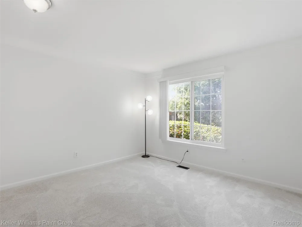 408 Fox Hills Drive S #2 Bloomfield Hills City, MI 48304