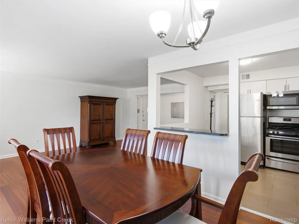 408 Fox Hills Drive S #2 Bloomfield Hills City, MI 48304