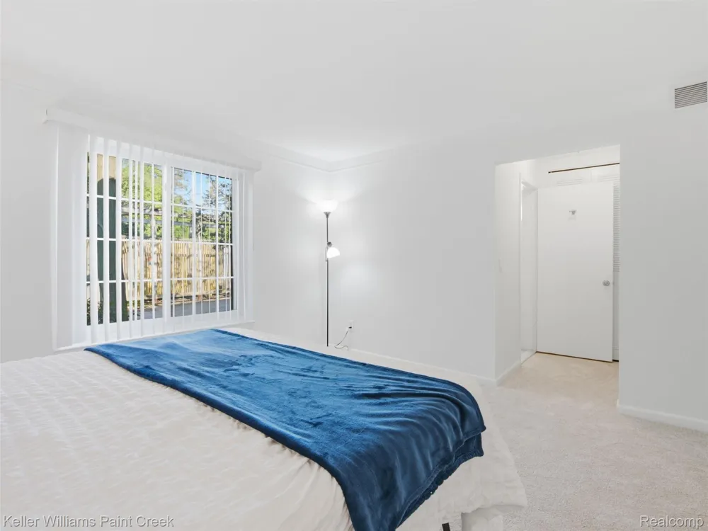 408 Fox Hills Drive S #2 Bloomfield Hills City, MI 48304