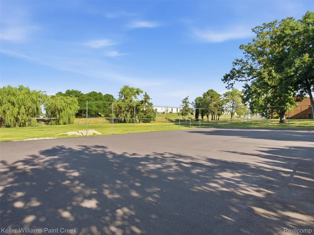 408 Fox Hills Drive S #2 Bloomfield Hills City, MI 48304