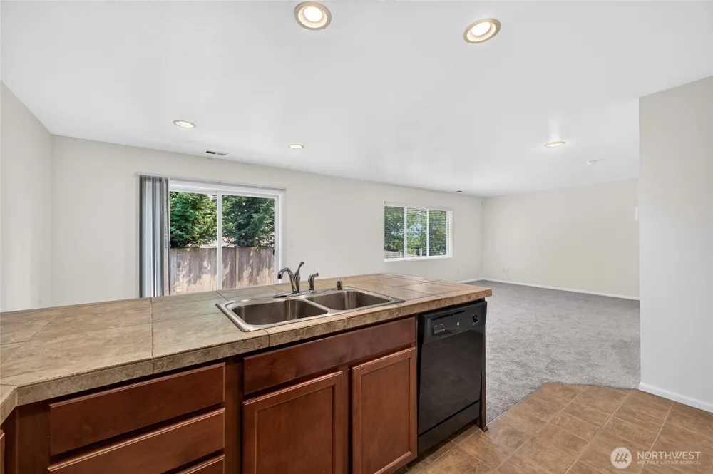 3524 S 296th Auburn, WA 98001