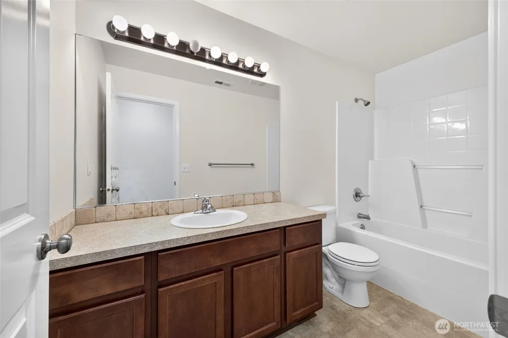 3524 S 296th Auburn, WA 98001