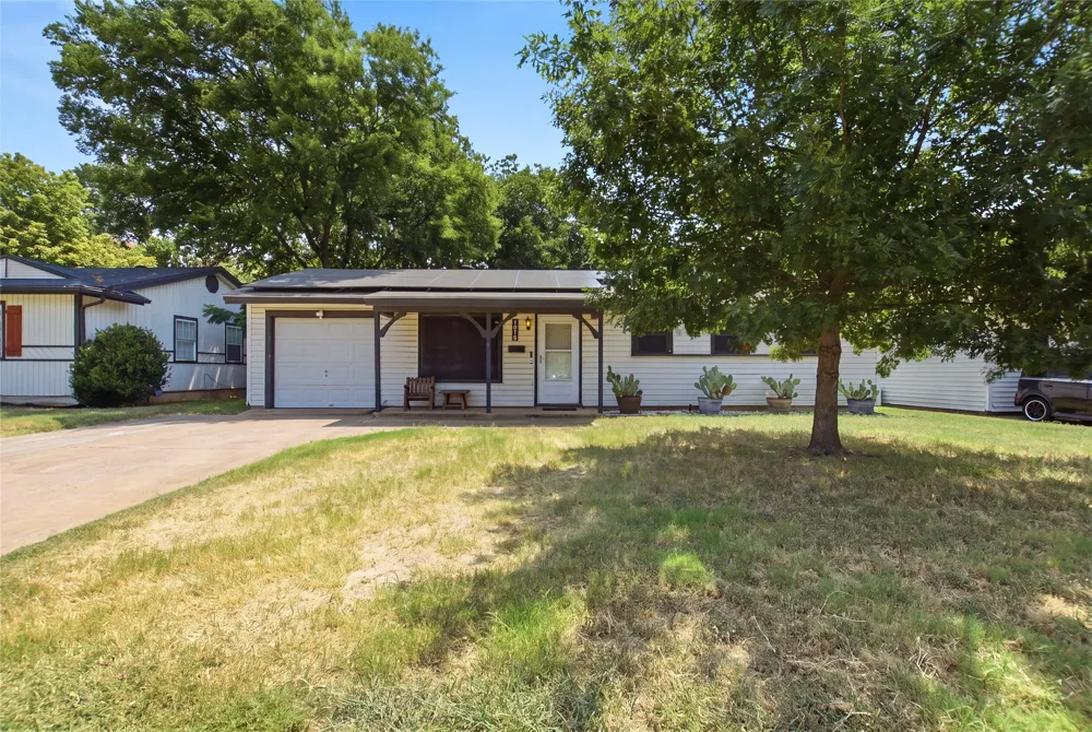 1010 Denton Drive Euless, TX 76039
