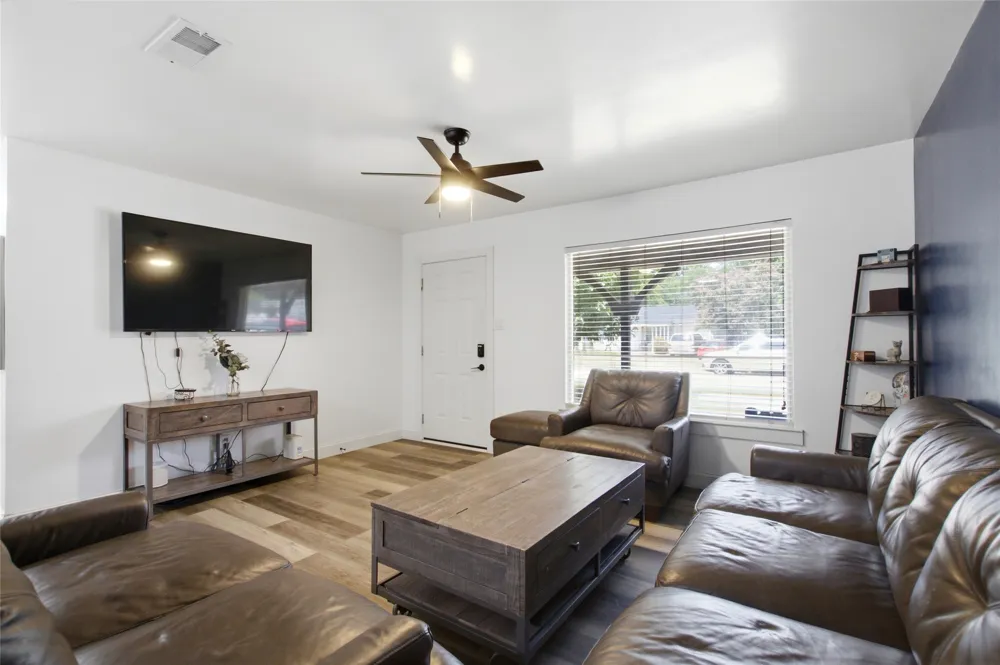 1010 Denton Drive Euless, TX 76039