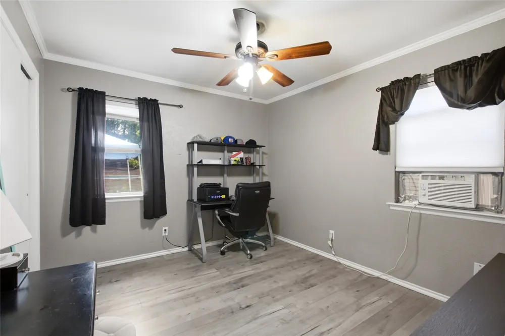 1010 Denton Drive Euless, TX 76039