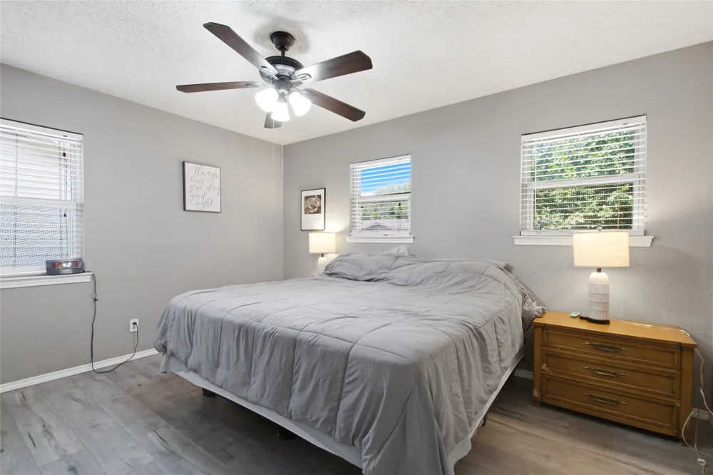 1010 Denton Drive Euless, TX 76039