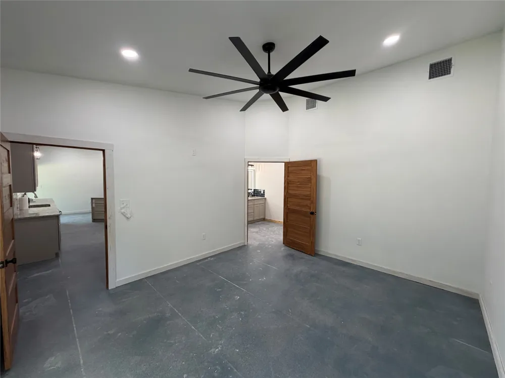 11358 E Little Road Kingston, OK 73439
