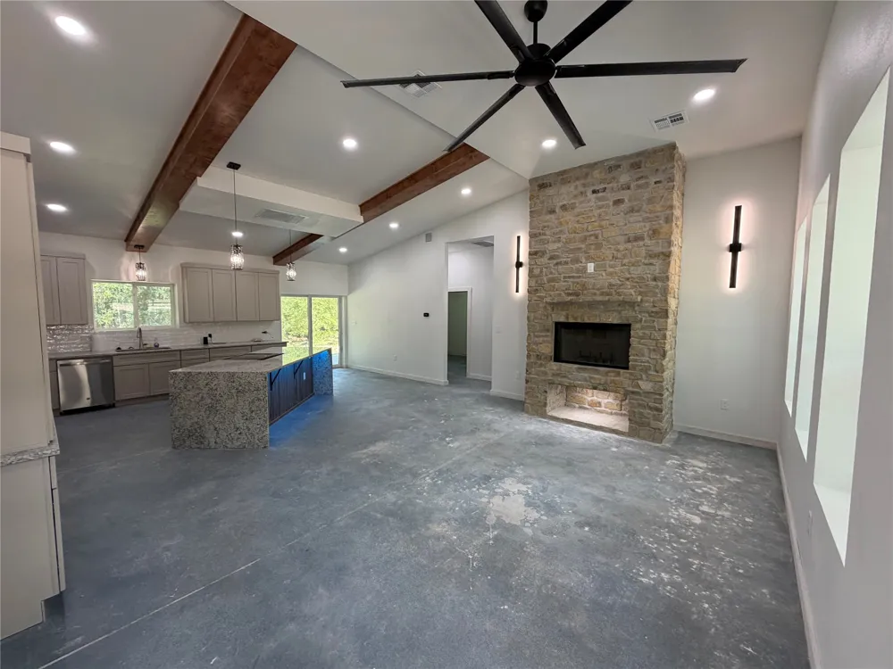 11358 E Little Road Kingston, OK 73439