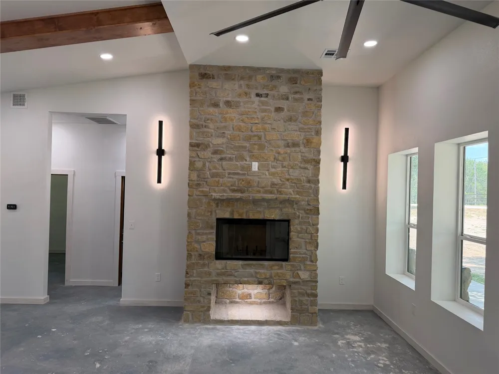 11358 E Little Road Kingston, OK 73439