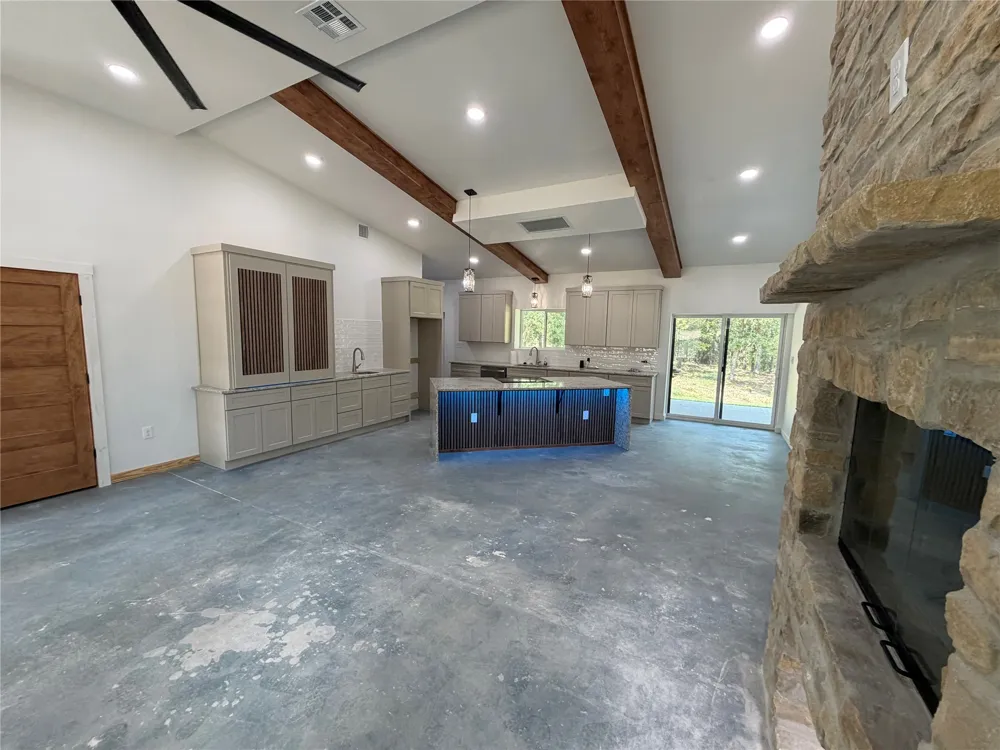 11358 E Little Road Kingston, OK 73439