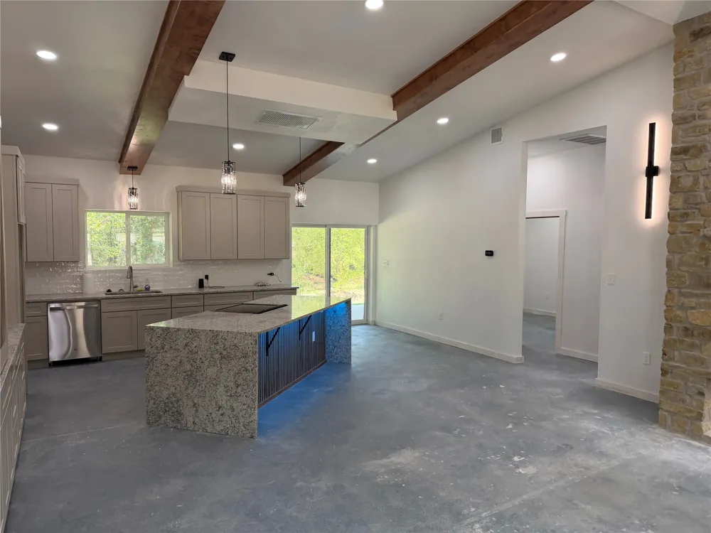 11358 E Little Road Kingston, OK 73439