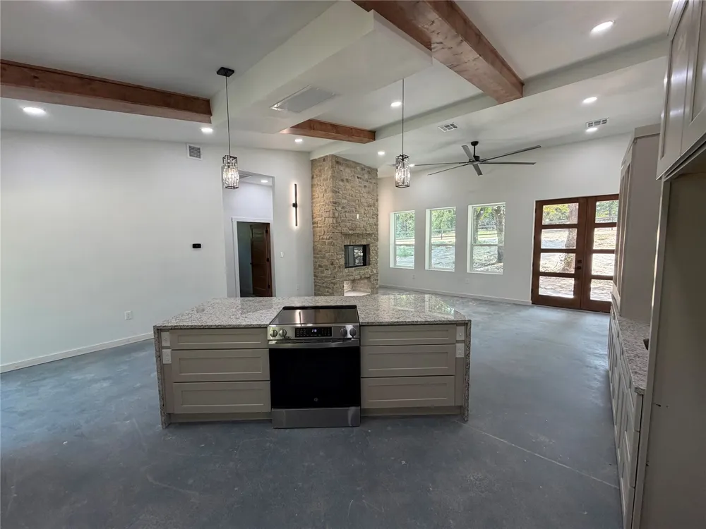 11358 E Little Road Kingston, OK 73439