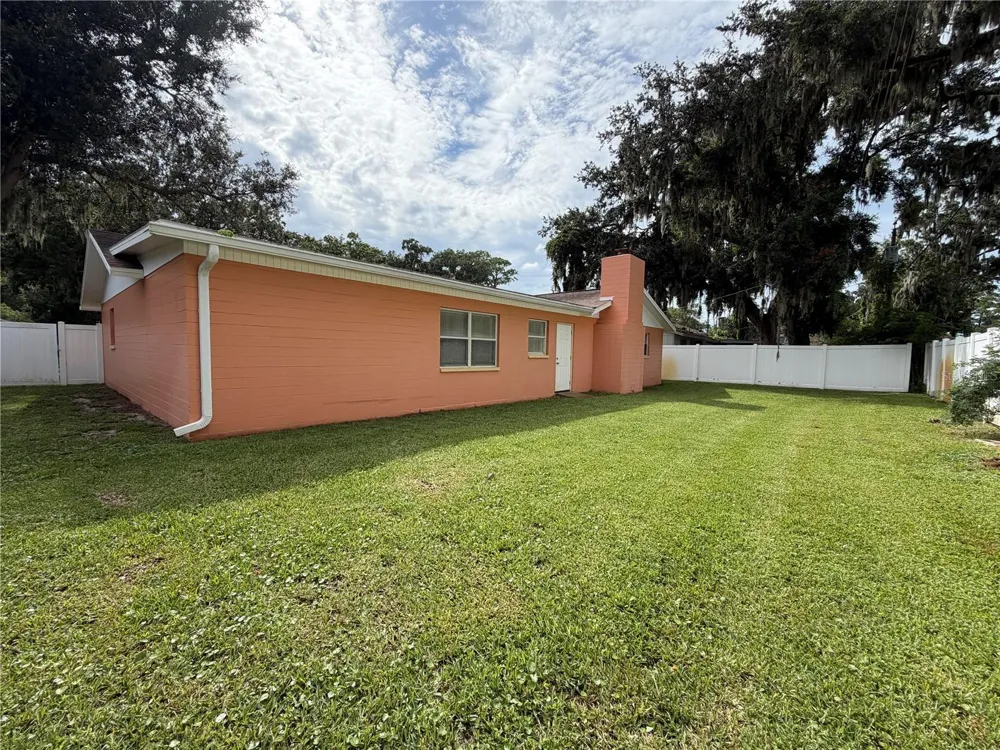 1013 INDIAN OAKS E Holly Hill, FL 32117