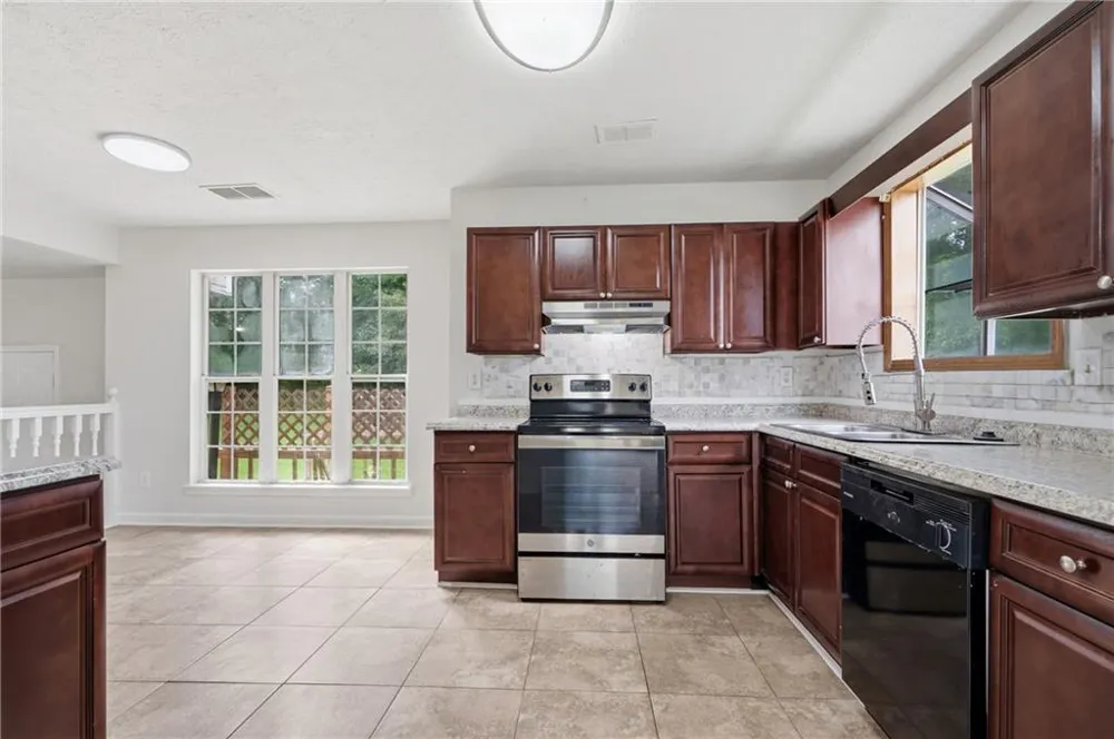 435 Churchill Court Jonesboro, GA 30238