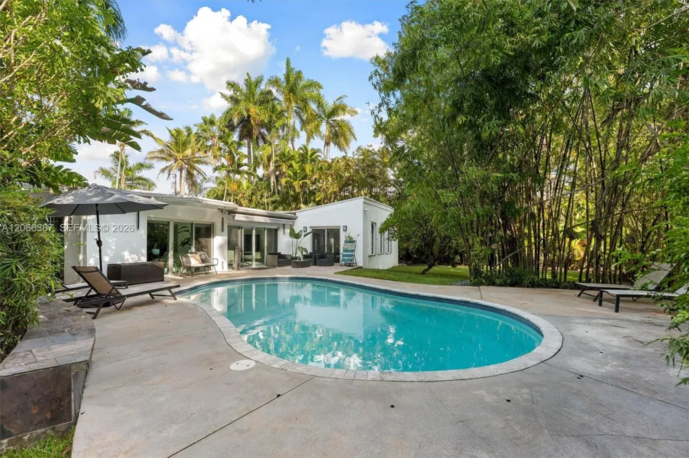 11400 Griffing Blvd Biscayne Park, FL 33161