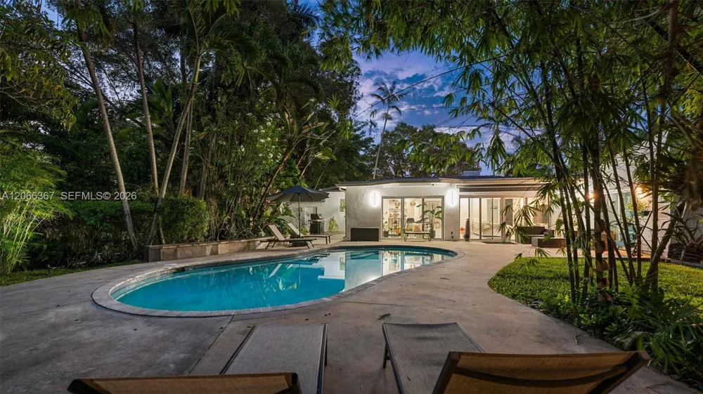 11400 Griffing Blvd Biscayne Park, FL 33161