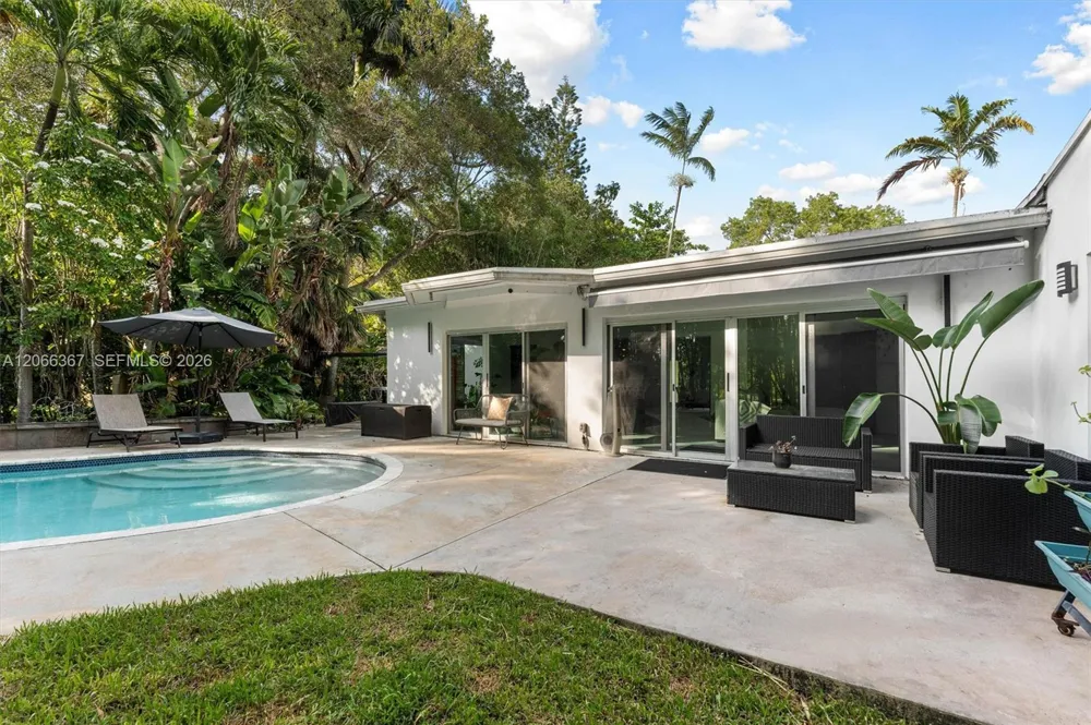 11400 Griffing Blvd Biscayne Park, FL 33161