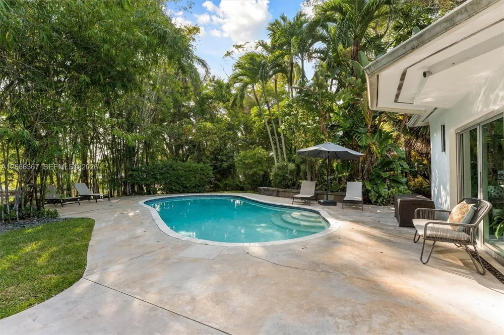11400 Griffing Blvd Biscayne Park, FL 33161