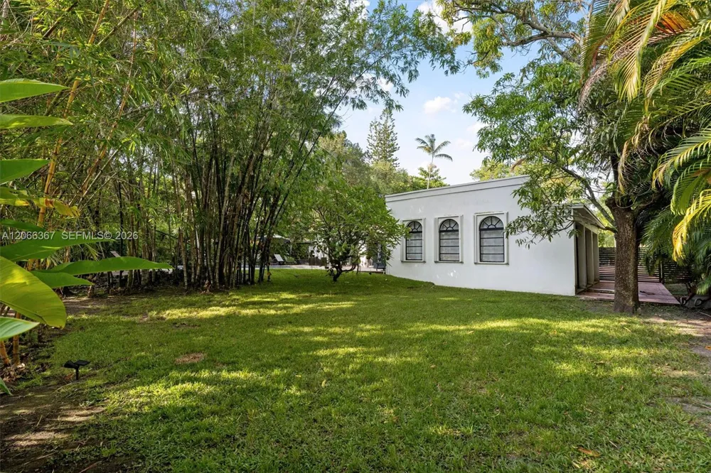 11400 Griffing Blvd Biscayne Park, FL 33161