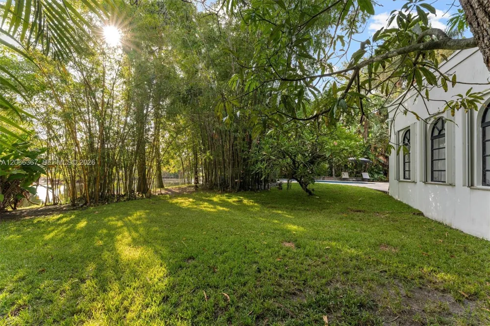 11400 Griffing Blvd Biscayne Park, FL 33161