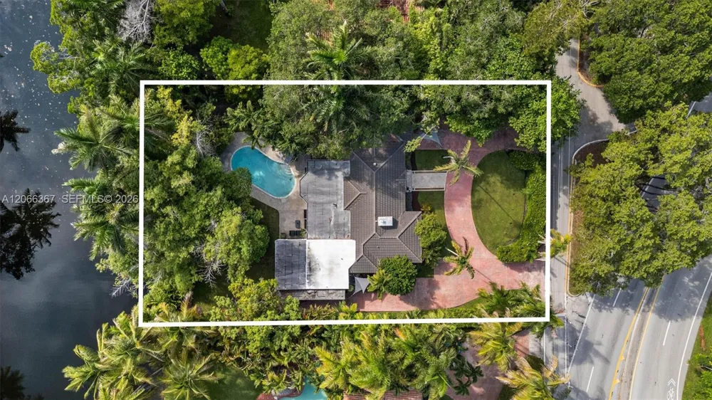 11400 Griffing Blvd Biscayne Park, FL 33161