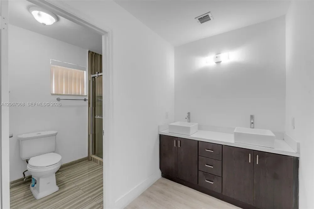 8246 SW 147th Ct Miami, FL 33193