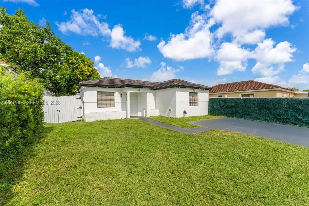 8246 SW 147th Ct Miami, FL 33193
