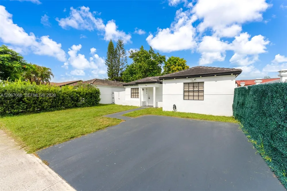 8246 SW 147th Ct Miami, FL 33193