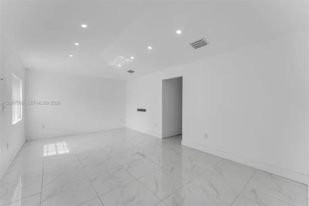 8246 SW 147th Ct Miami, FL 33193
