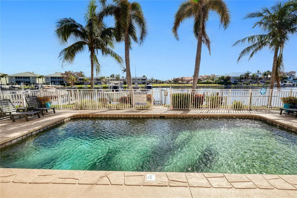 3228 PURPLE MARTIN DRIVE #113 Punta Gorda, FL 33950