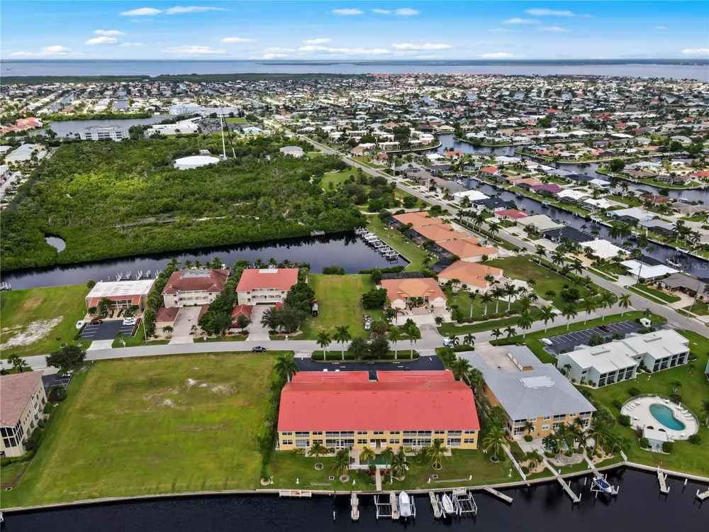 3228 PURPLE MARTIN DRIVE #113 Punta Gorda, FL 33950