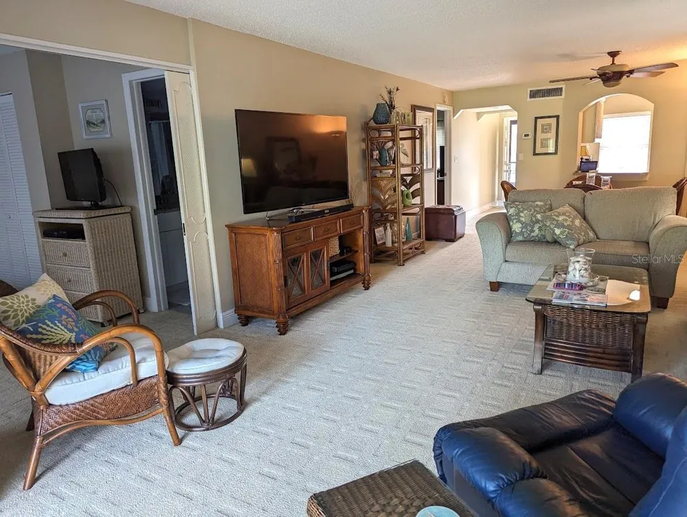 802 CORDOVA GREEN #802 Seminole, FL 33777