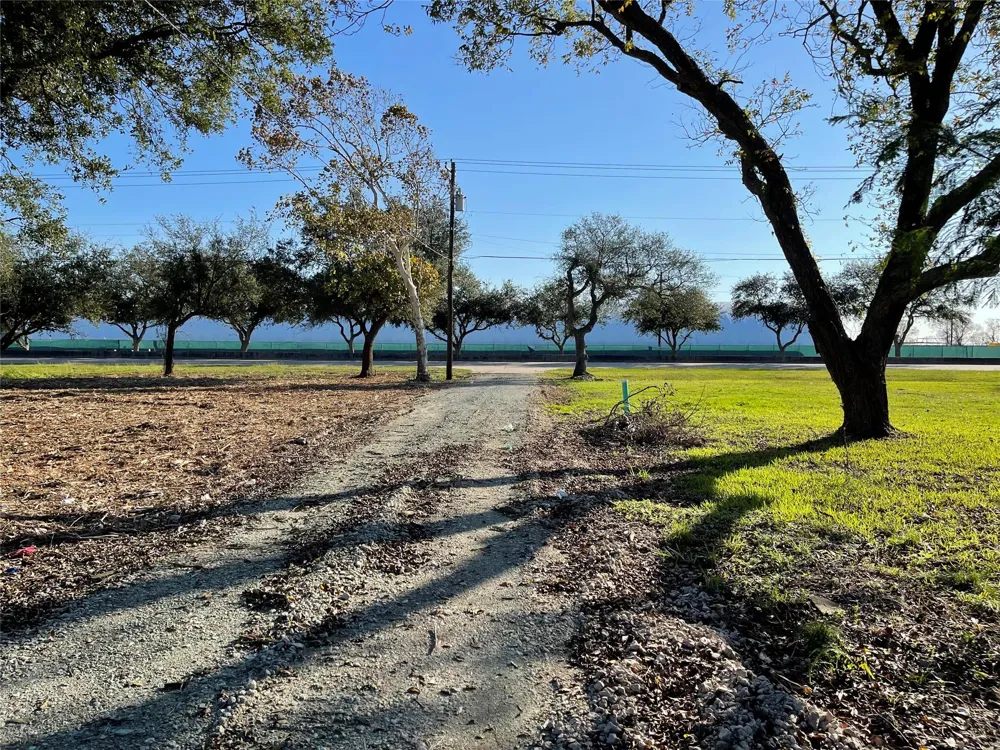 Bay St Texas City, TX 77590