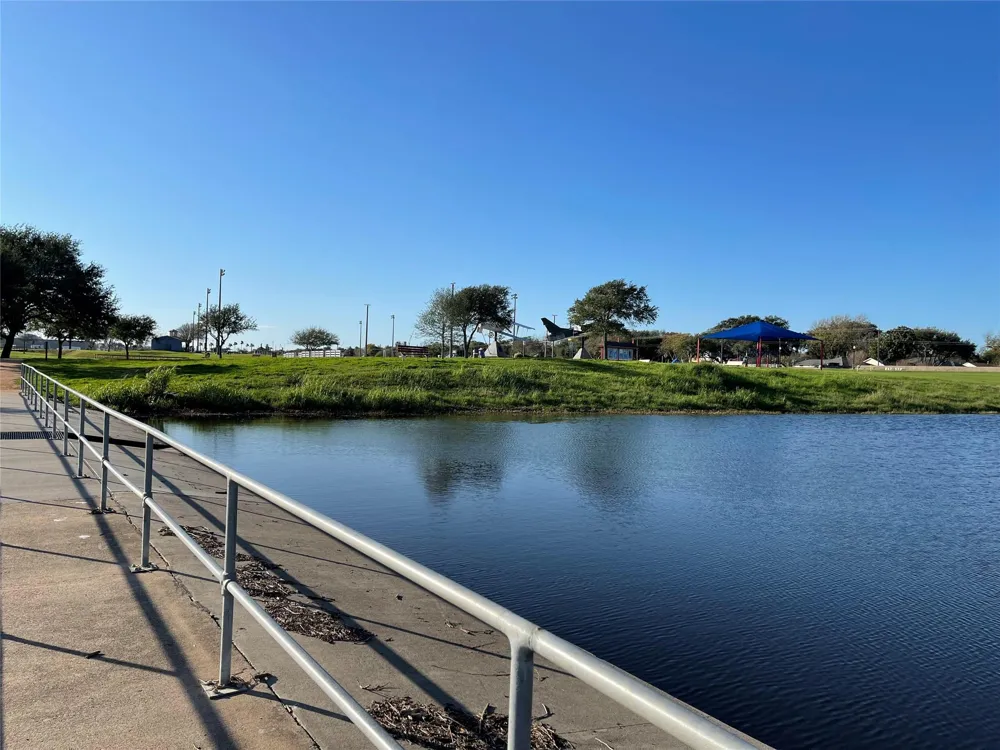 Bay St Texas City, TX 77590