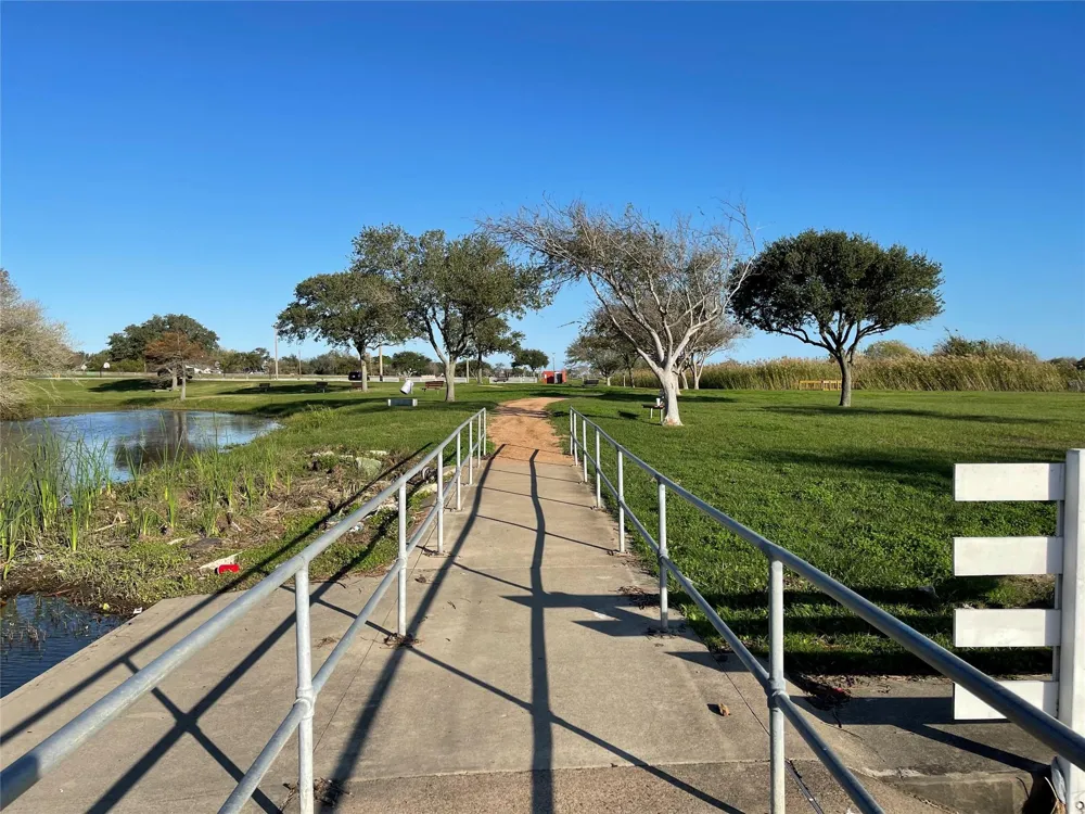 Bay St Texas City, TX 77590