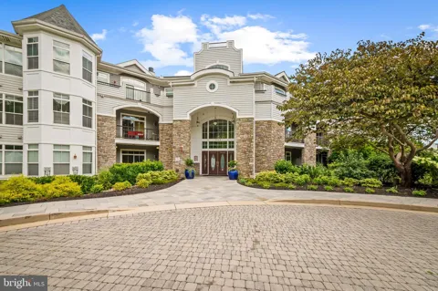 3000 STONE CLIFF DRIVE #106