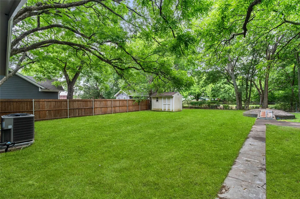 110 Hackberry Street Lancaster, TX 75146