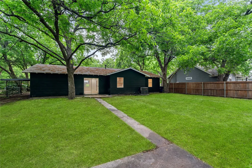 110 Hackberry Street Lancaster, TX 75146