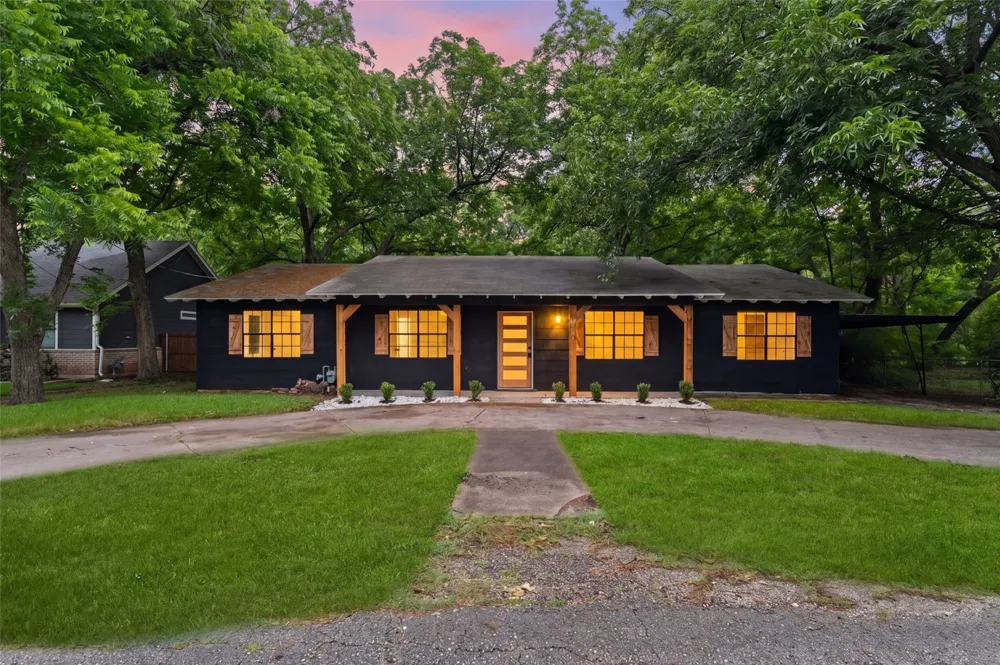 110 Hackberry Street Lancaster, TX 75146