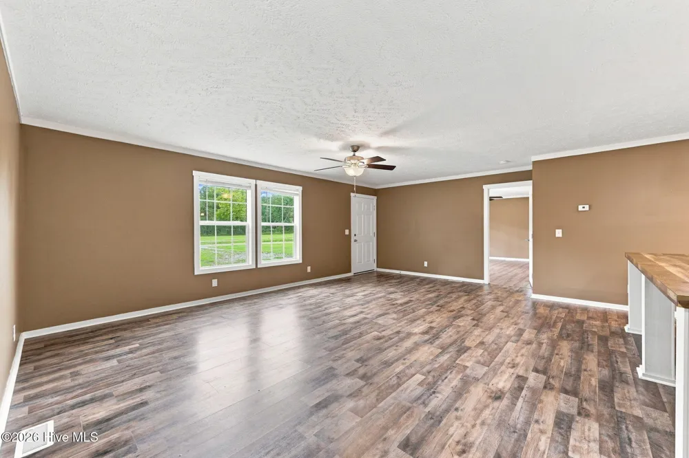 662 Hallsville Road Beulaville, NC 28518