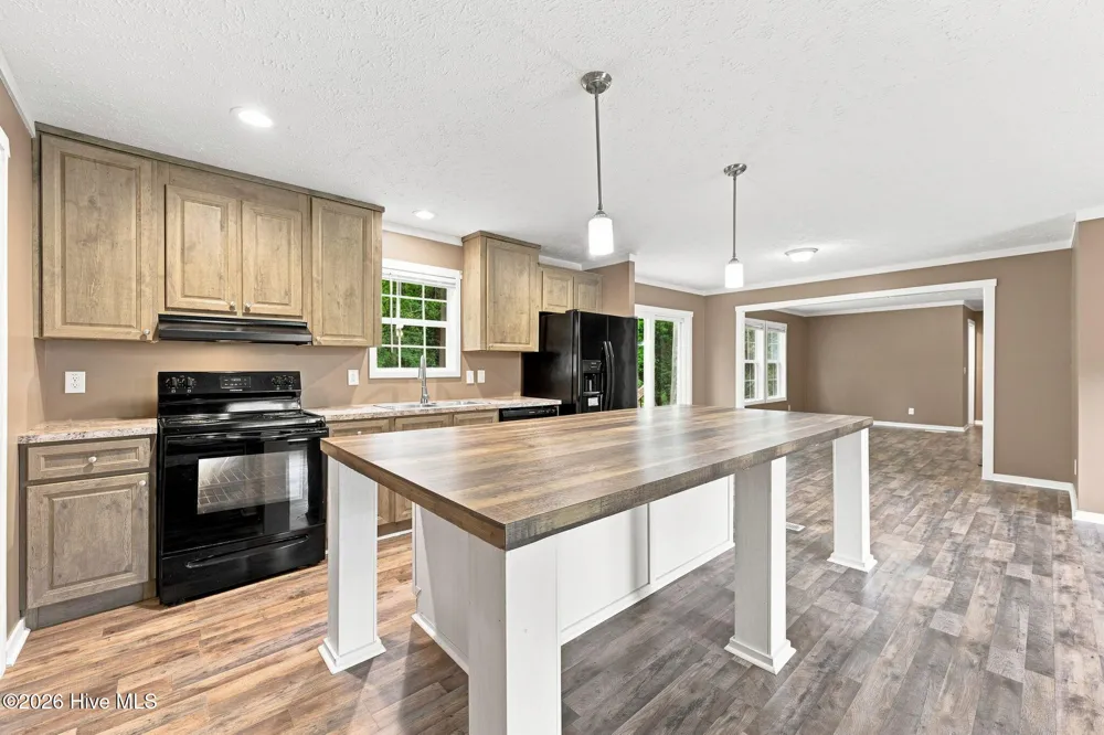 662 Hallsville Road Beulaville, NC 28518