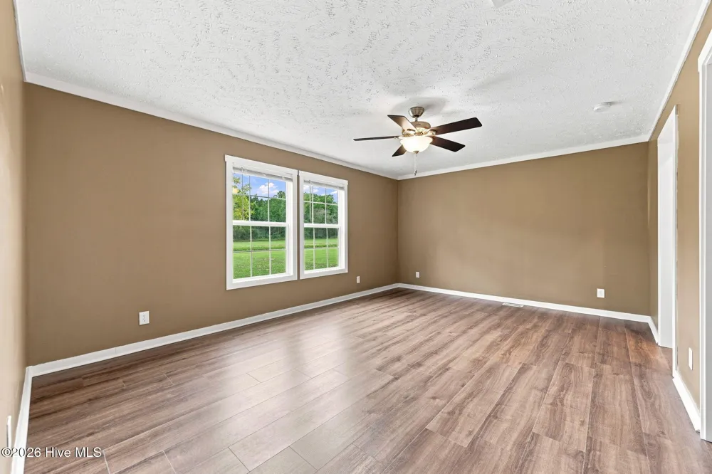 662 Hallsville Road Beulaville, NC 28518