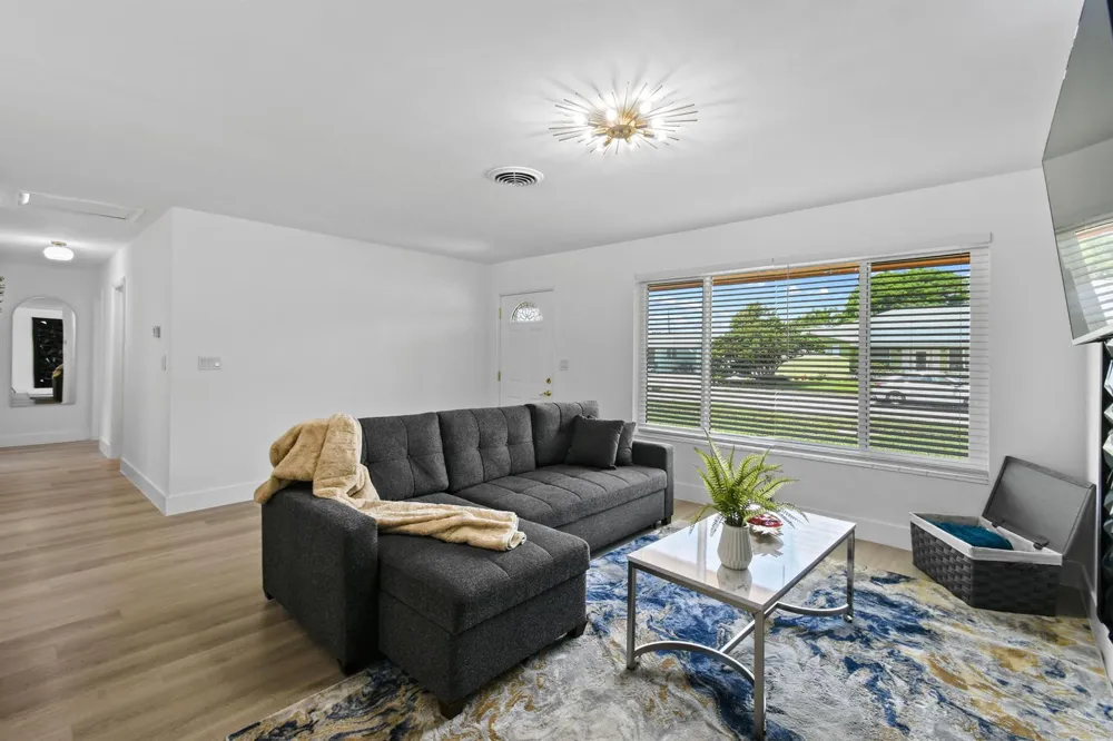 19005 SE SOUTHGATE DRIVE Jupiter, FL 33469