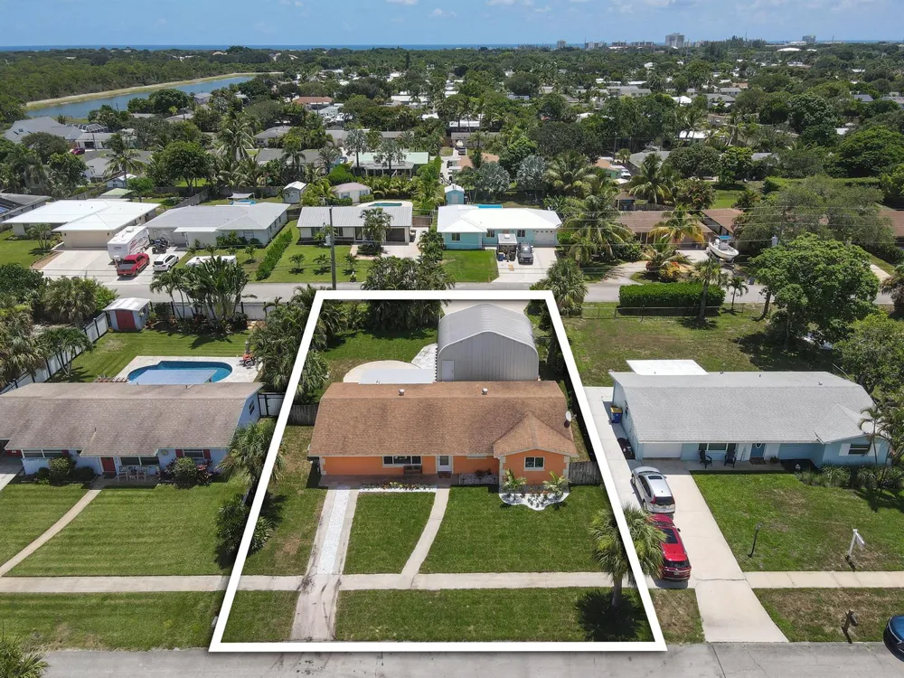 19005 SE SOUTHGATE DRIVE Jupiter, FL 33469