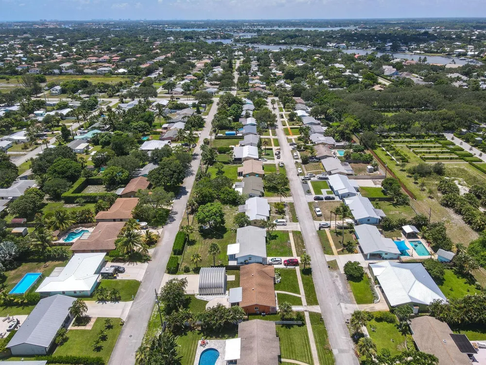 19005 SE SOUTHGATE DRIVE Jupiter, FL 33469