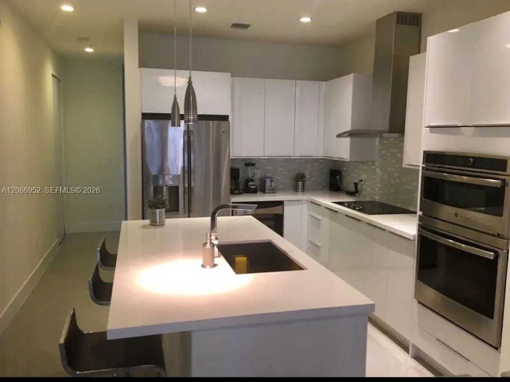 10260 NW 63rd Ter #201 Miami, FL 33178