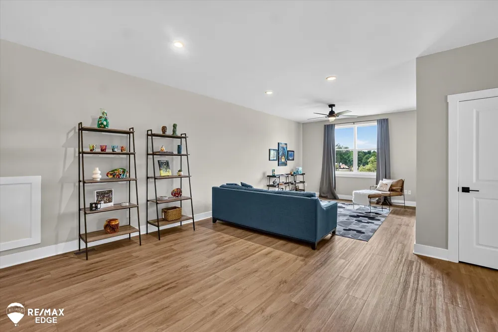 758 Sutton Court York Charter Township, MI 48176