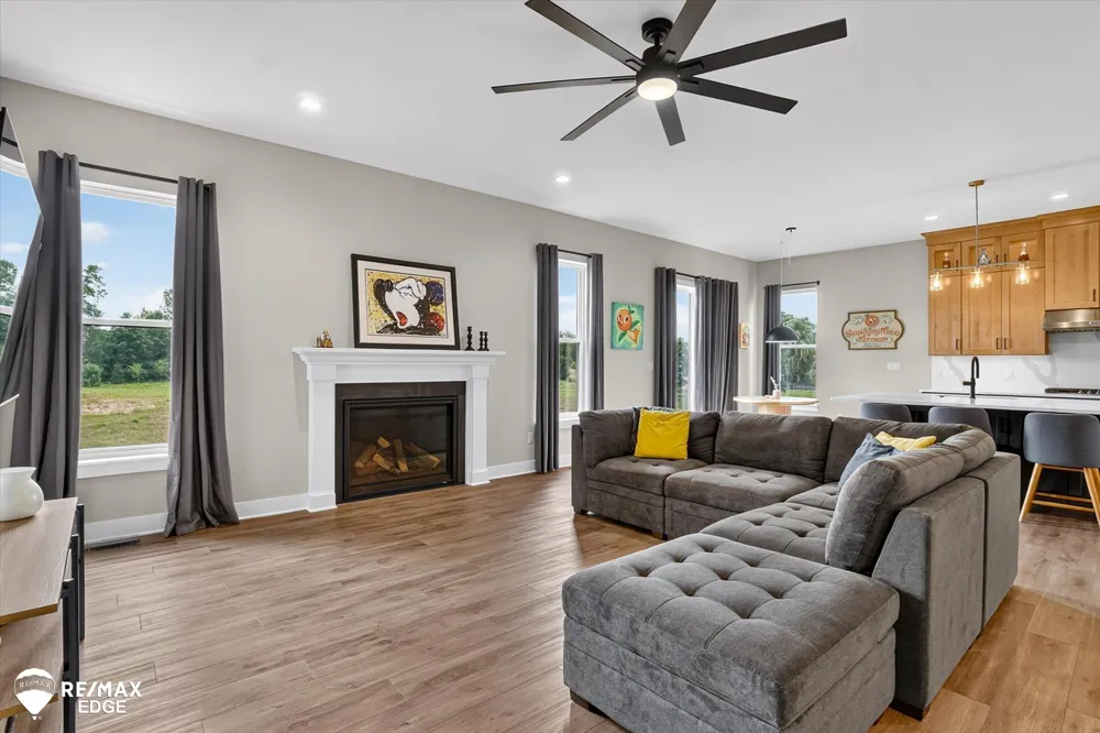 758 Sutton Court York Charter Township, MI 48176