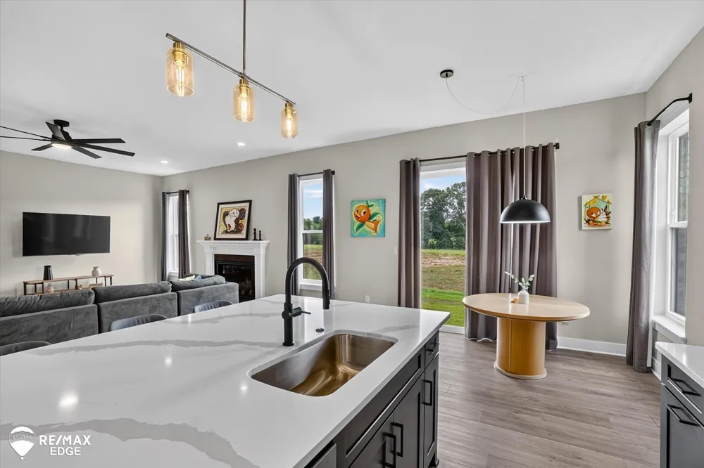 758 Sutton Court York Charter Township, MI 48176